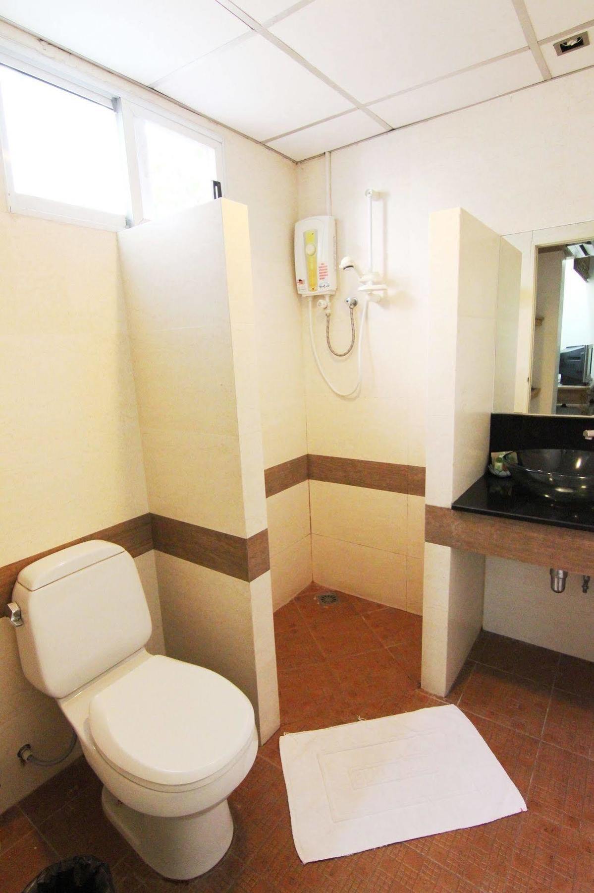 Bansabai Hostelling International Бангкок Екстер'єр фото